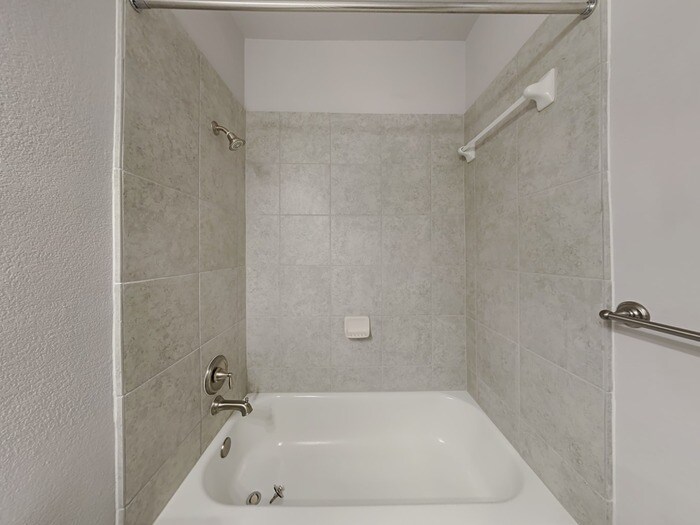 Building Photo - 1610 Diamond Mountain Dr