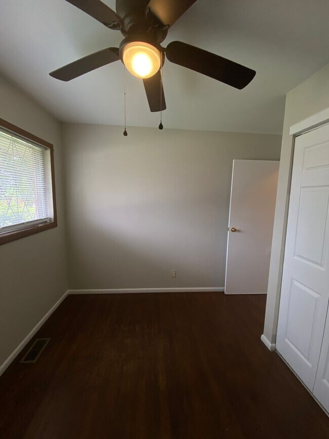 Building Photo - Welcome to Blueberry Hills located off Nicholasville Rd     20260615