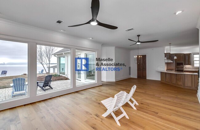 Building Photo - 1418 Windrose Dr