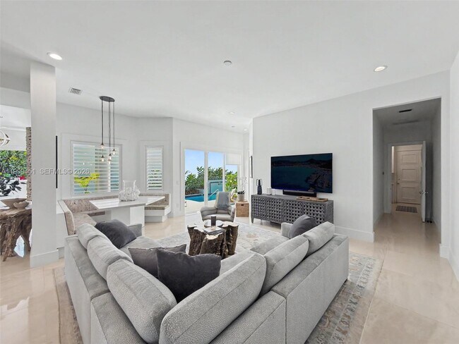 Building Photo - 13689 Deering Bay Dr