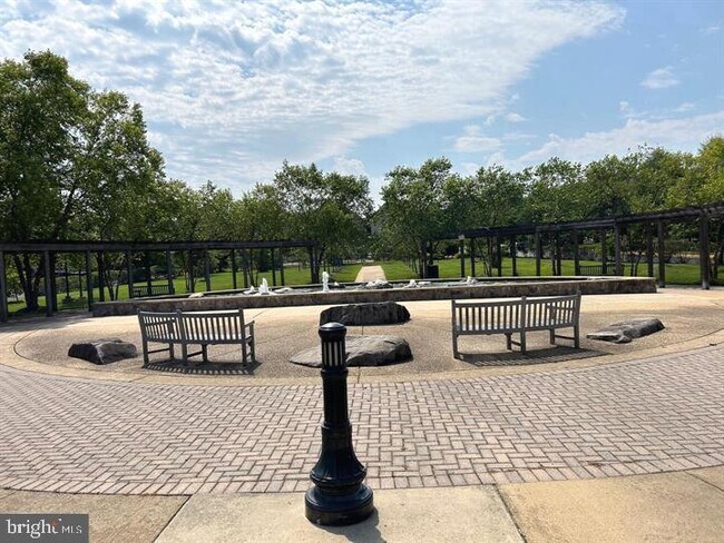 Building Photo - 5658 Lierman Cir