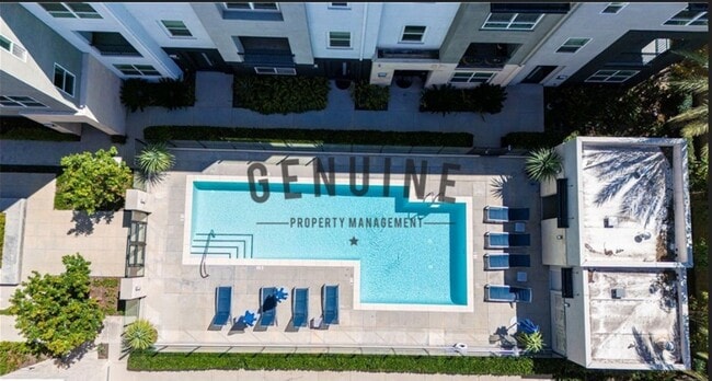 Building Photo - Coming Soon: Modern Tri-Level 2Bd 2.5Ba Townhouse in Irvine!