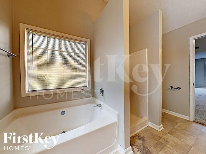 Building Photo - 7053 Bowie Dr