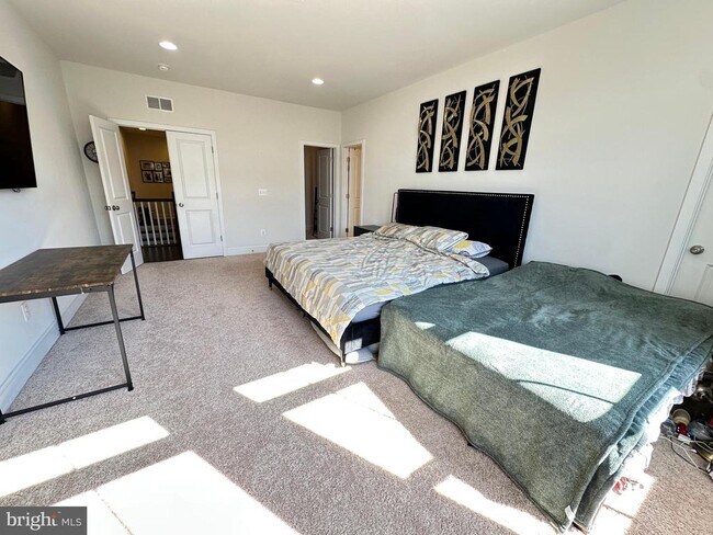 Building Photo - 23115 Cottonwillow Sq