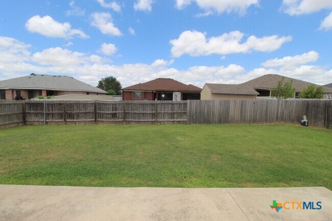 Building Photo - 2101 Jake Dr