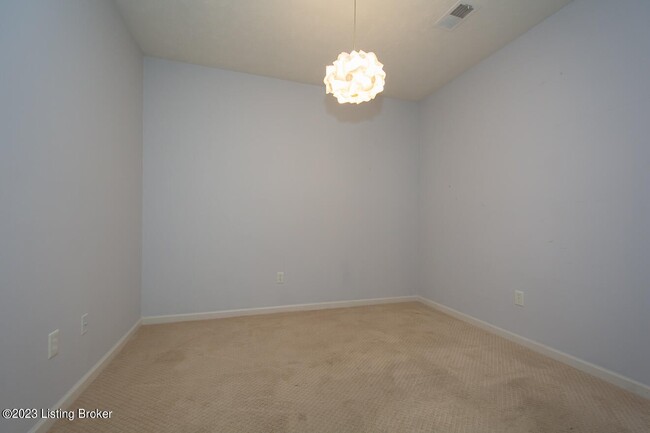 Building Photo - 2704 Bradford Commons Dr