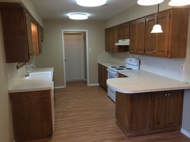 Building Photo - 10616 Debbie Ln