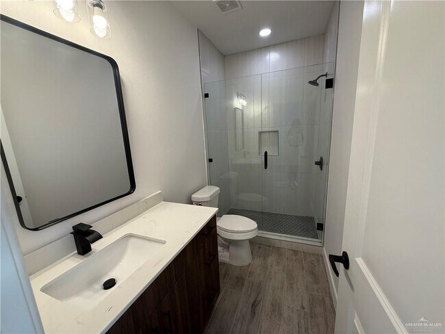 Building Photo - 18 Brownjay Rd