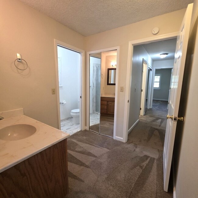 Building Photo - 4BD/2.5BA Single Story, Court Location on Walnut Creek Border