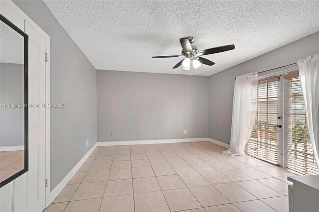 Building Photo - 1054 SW 124th Ct