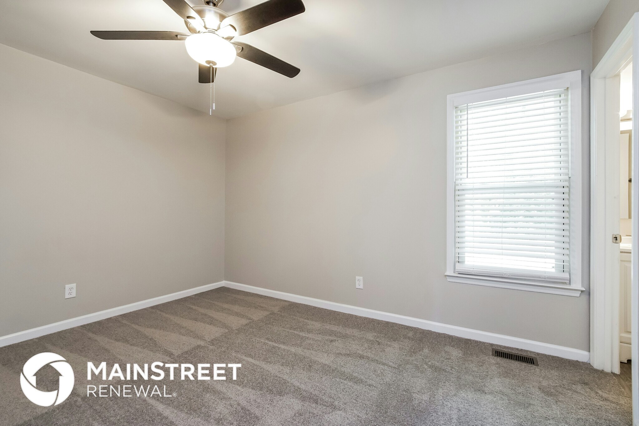 Building Photo - 108 S Bend Dr