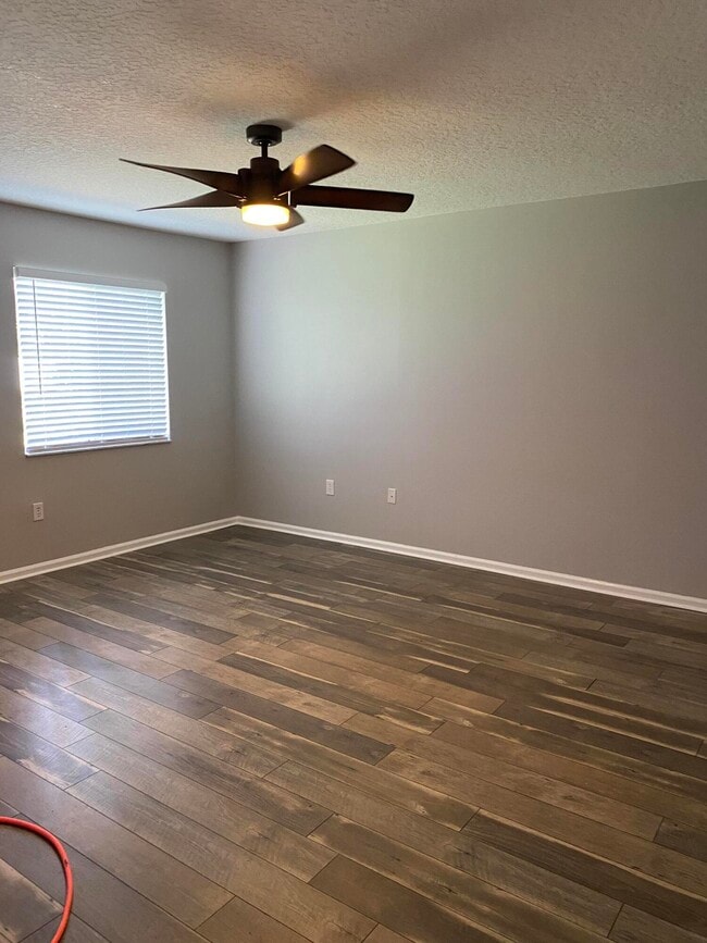 Building Photo - 5951 Regal Glen Dr