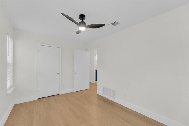 Building Photo - 1008 Wilks Ave