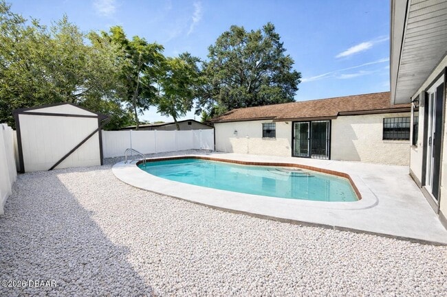 Building Photo - 929 Derbyshire Rd