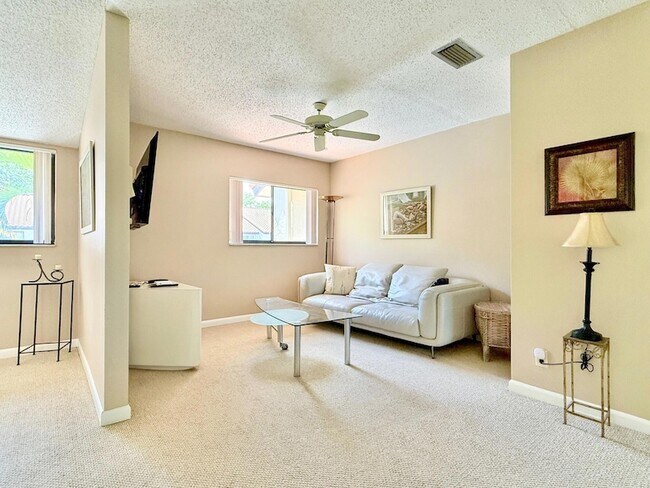 Building Photo - 10678 Ocean Palm Way