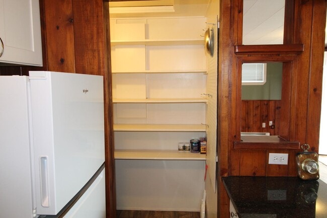 Building Photo - 3514 W Broad Pl