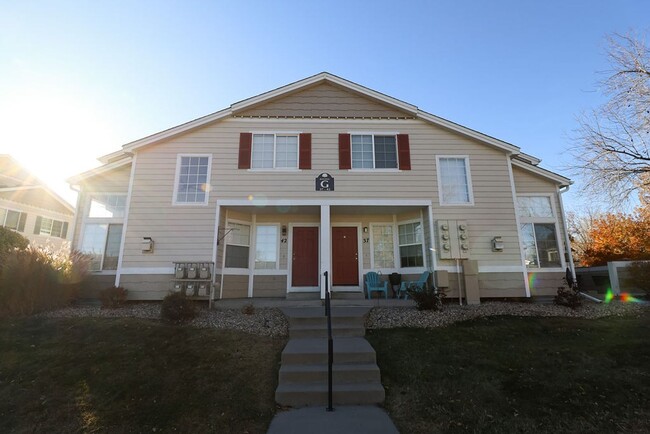 Primary Photo - 2 Bedroom Townhome, with detached Garage.