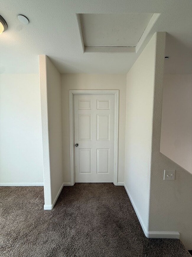 Building Photo - Centrally Located Large Two Story Home on ...