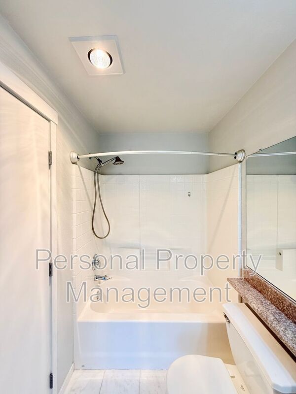 Building Photo - 10800 SE 17th Cir