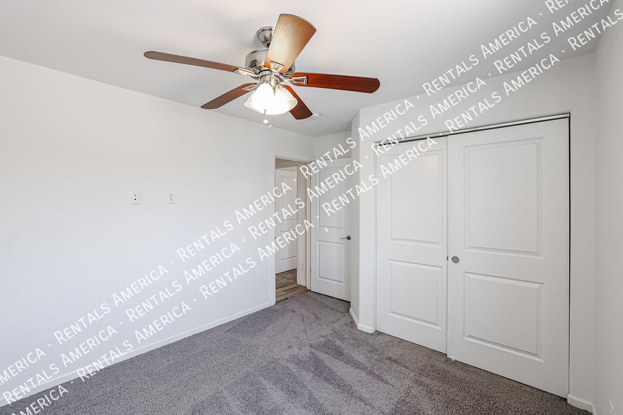 Building Photo - 11862 N 79th Dr