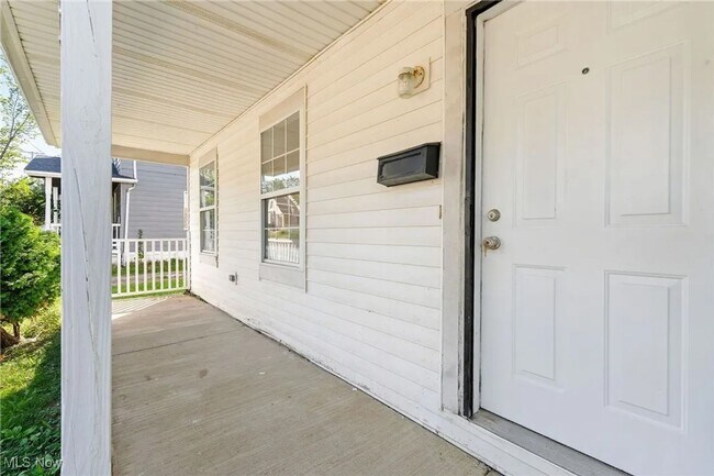 Building Photo - 3 BD/ 1.5BA Home for Rent- Cleveland- FIRST MONTH RENT 1/2 OFF!