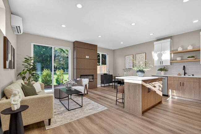 Building Photo - 10905 SE Home Ave