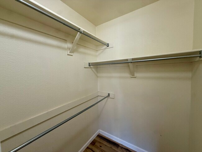 Building Photo - 7283 Coral Ridge Dr