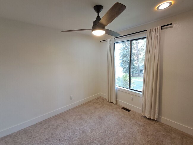 Building Photo - $3,200 -5 Bed / 3 Bath- Home with Fully Fe...