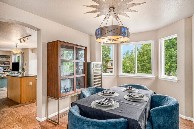 Building Photo - Beautiful 4 Bed, 3.5 Bath Home in Grant Ranch Neighborhood!