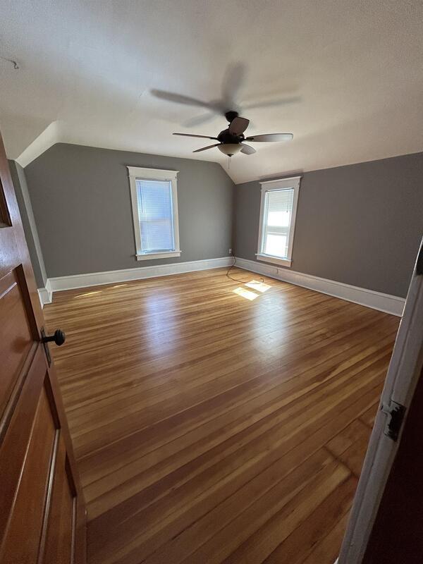 Building Photo - 1113 Vermont St