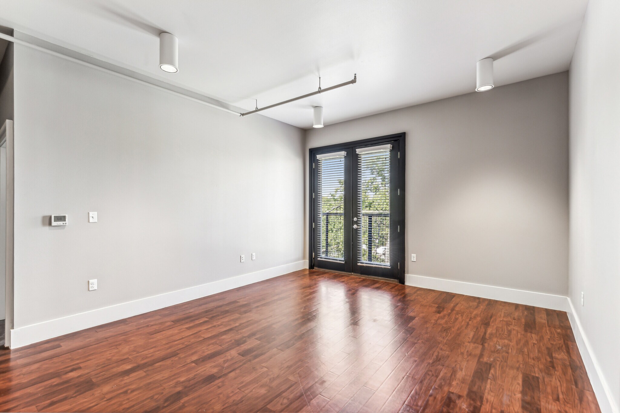 Building Photo - 1000 Lipscomb St