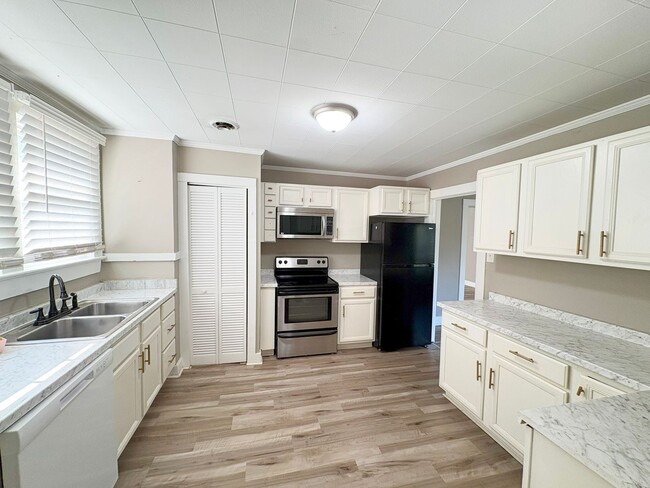 Building Photo - Adorable home in Franklin, KY for rent
