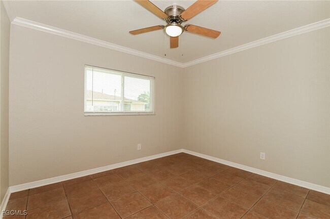 Building Photo - 1045 Albany Ave