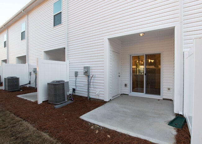Building Photo - BEAUTIFUL 2 Bedroom in MIDLAND