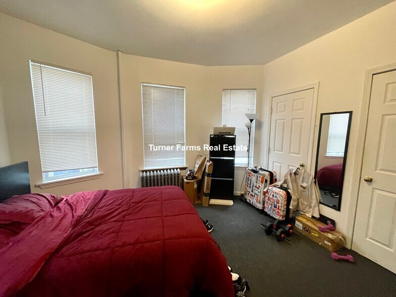 Building Photo - 10 Parker Hill Ave