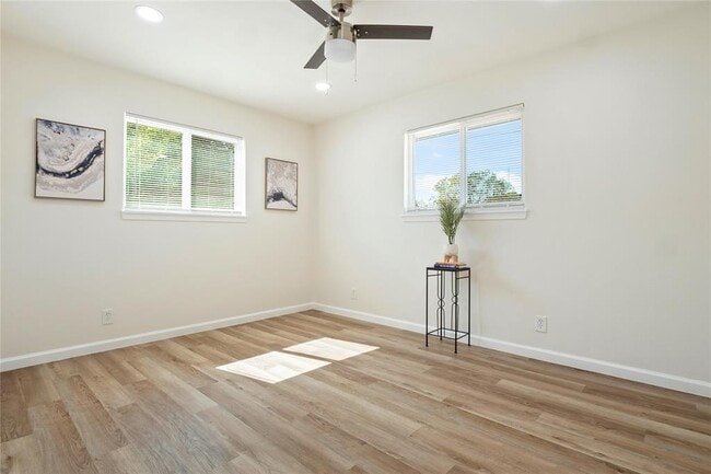 Building Photo - 4913 Hawk Cv