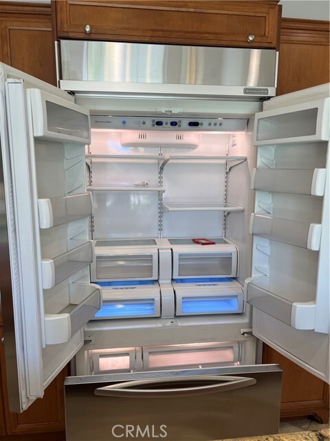 Building Photo - 27 Tree Clover