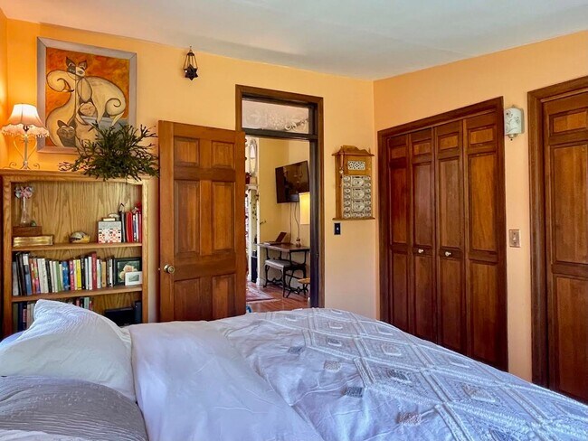 Building Photo - Charming Furnished Home in Downtown Boulder