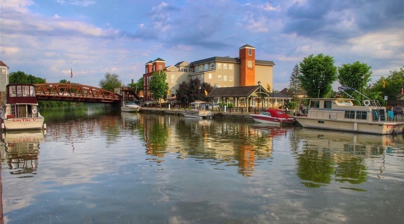 Building Photo - 18 Deland Park a