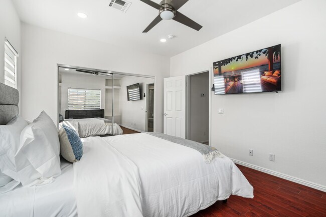 Building Photo - 79535 Dandelion Dr