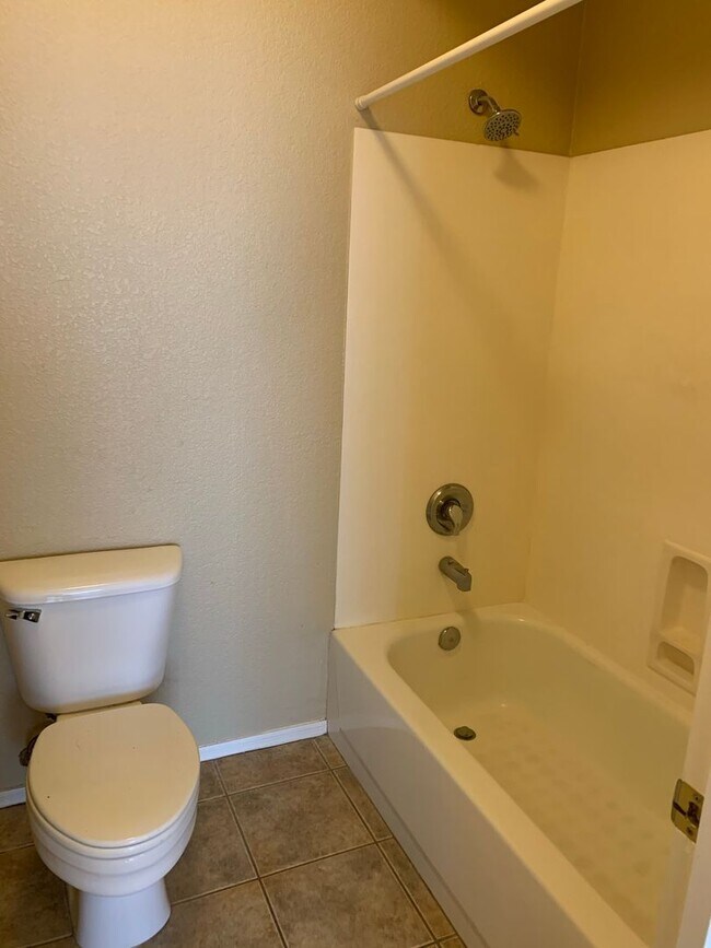 Building Photo - Beautiful 2 bedroom condo in Tempe