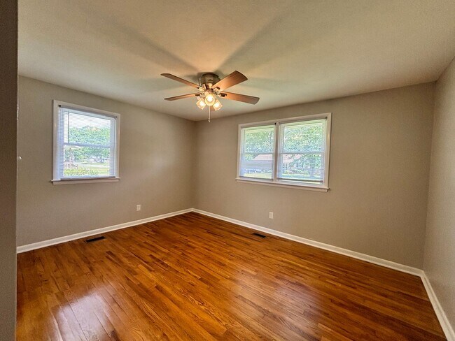 Building Photo - Eager to be in Northwoods? Check out Edgew...