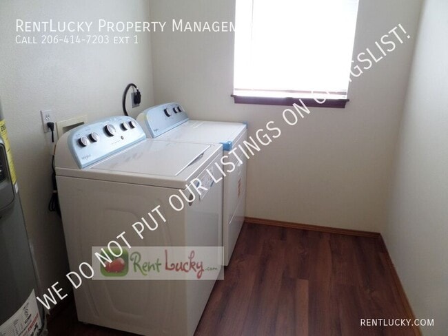 Building Photo - 1512 S Puget Dr