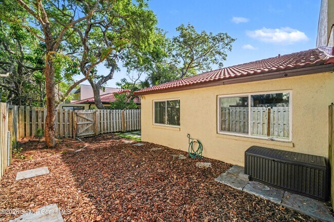 Building Photo - 8741 Seagrape Ct