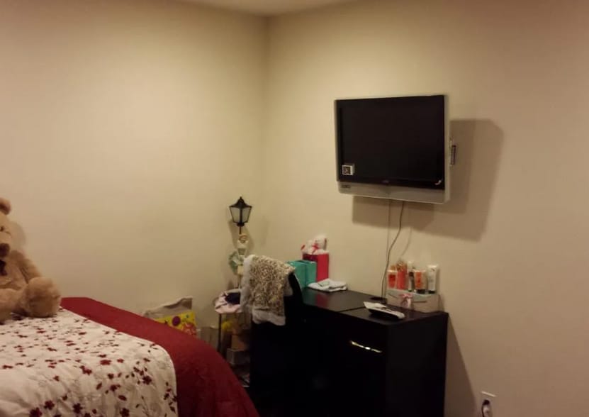 2nd BR - 222 S Hamilton Dr