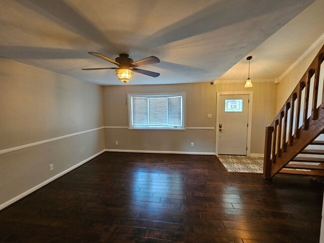 Building Photo - MEADOWBROOK