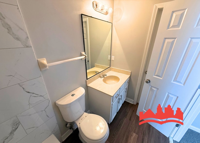 Building Photo - Charming and Updated 2-Bedroom Home for Rent!