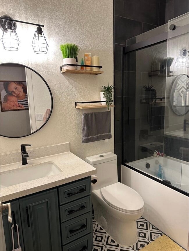 Primary Photo - 4043 W Desert Hollow Dr