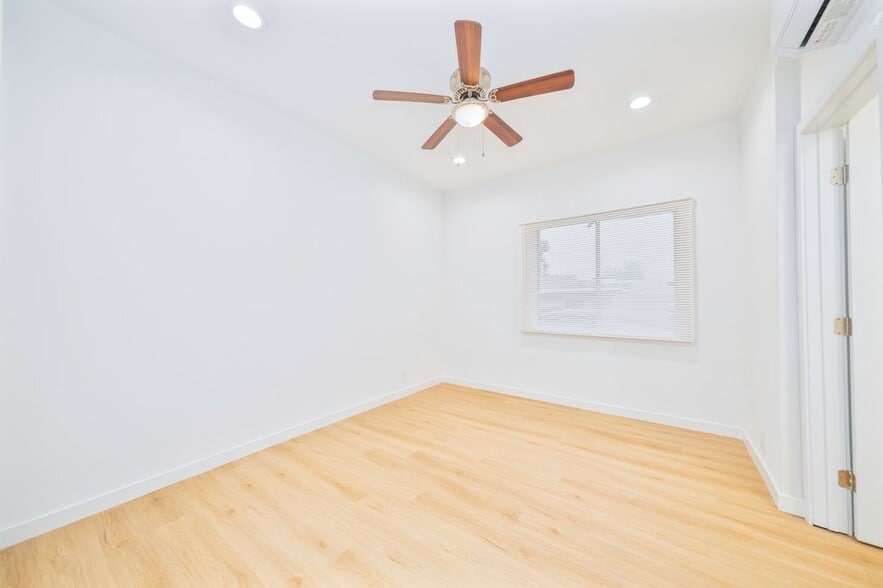 Building Photo - 1253 Del Rey Ave