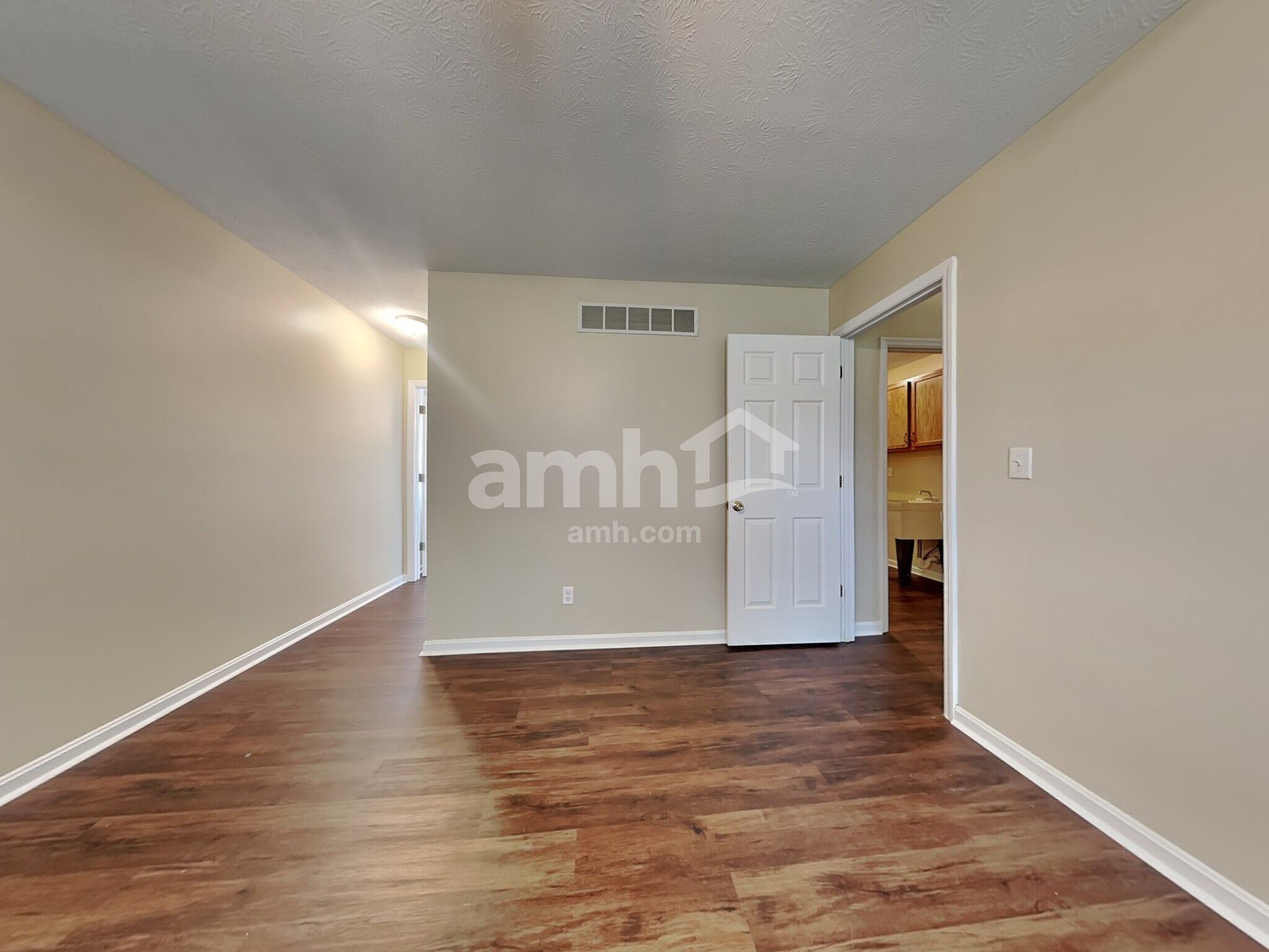 Building Photo - 410 Morning Sun Dr